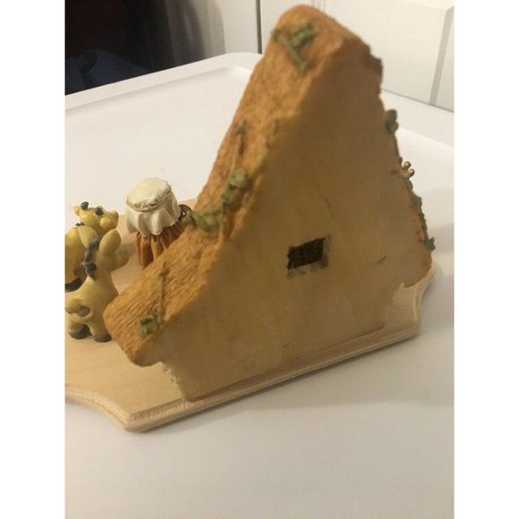 11 Piece Ceramic Christmas Nativity Scene w/Wood Crèche - Picture 11 of 12